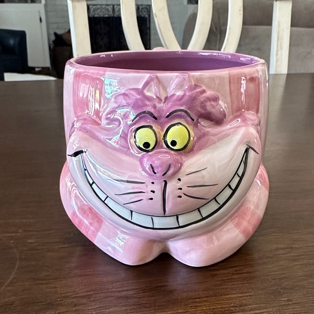 Disney Alice in Wonderland Cheshire Cat Ceramic Sculpted Mug. NWOT